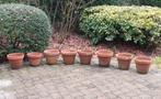 Terrecotta bloempotten met schotels en onderzetters, Ophalen, Tuin, Rond, Zo goed als nieuw