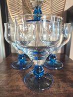 4 Bormioli Rocco dessertcoupes / ijscoupes blauwe voet, Verzamelen, Ophalen of Verzenden, Zo goed als nieuw, Overige typen