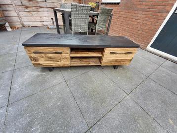 Tv kast  Tv meubel.  beschikbaar voor biedingen
