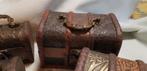 4 houten mini hutkoffers,2 stuks 10x6 cm ,12x8 cm,14x9 cm, Antiek en Kunst, Verzenden