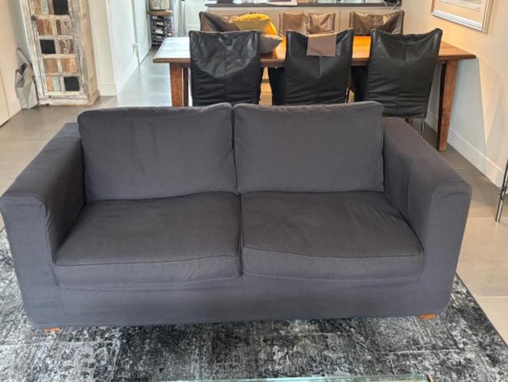 Linteloo tweezits bank stof antraciet, Huis en Inrichting, Banken | Bankstellen, Zo goed als nieuw, Rechte bank, Tweepersoons