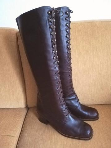 Vintage jaren 70 kniehoge bruin leren veterlaarzen,mt.41 beschikbaar voor biedingen