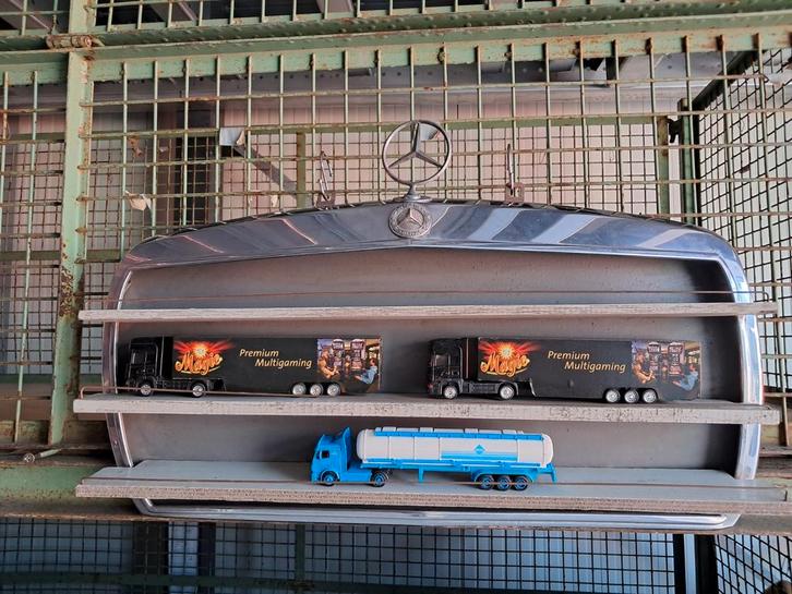 Oude Mercedes W116 grill als display v. miniatuur modellen., Verzamelen, Merken en Reclamevoorwerpen, Gebruikt, Overige typen