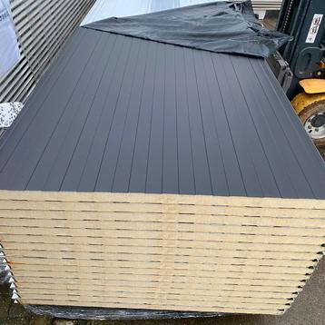 PARTIJ Sandwichpanelen NIEUW 40mm zwart, 1100x3930mm 10 stks beschikbaar voor biedingen