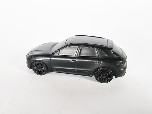 Porsche - Macan - 1/43 - paperweight collection - black edit, Hobby en Vrije tijd, Modelauto's | 1:43, Zo goed als nieuw, Auto