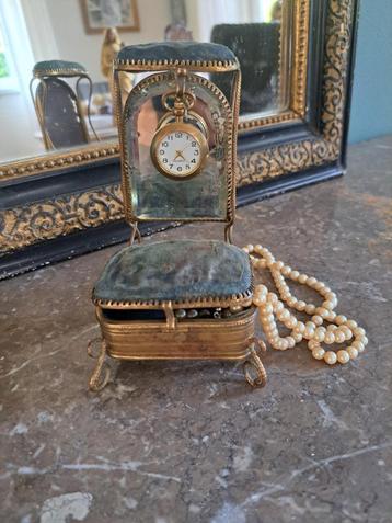 Antieke Juwelen en Horloge Stoeltje beschikbaar voor biedingen