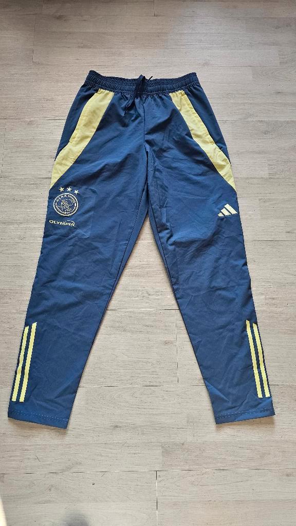 Ajax Presentatie Broek! Seizoen 24/25! Olympia! Mt S!, Kleding | Heren, Sportkleding, Zo goed als nieuw, Voetbal, Rood, Ophalen of Verzenden