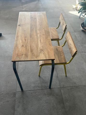 Kinder tafel  beschikbaar voor biedingen