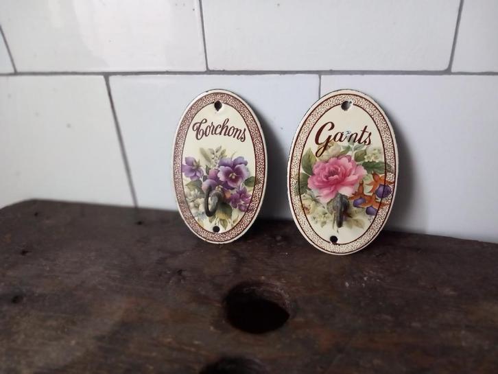 vintage haakjes handdoek, emaille, brocante Frankrijk Parijs, Antiek en Kunst, Curiosa en Brocante, Verzenden