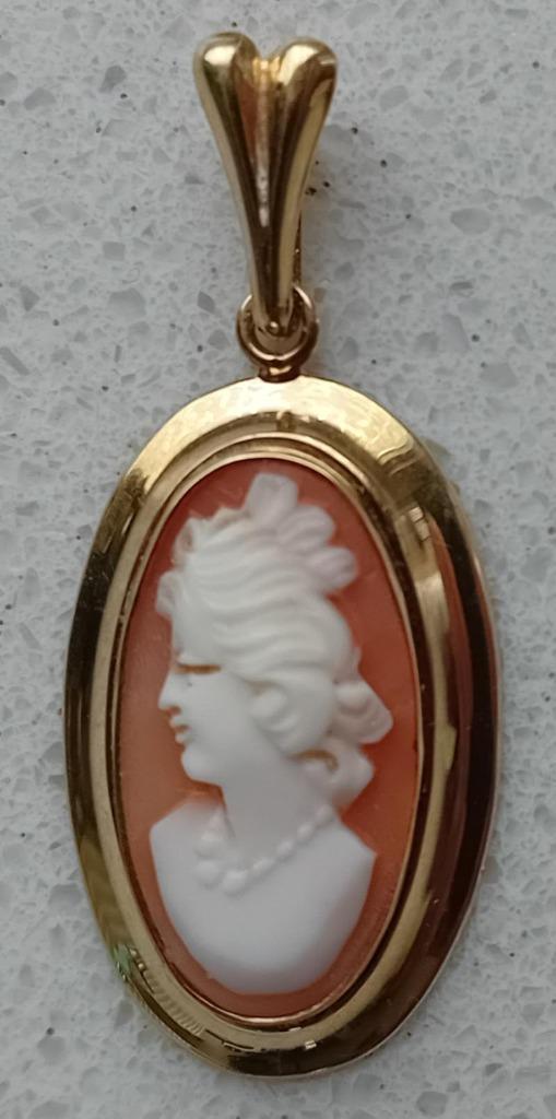 Gouden schelp camee hanger, Sieraden, Tassen en Uiterlijk, Kettinghangers, Zo goed als nieuw, Goud, Goud, Overige voorstellingen