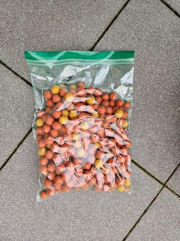 20 kg voerboilies beschikbaar voor biedingen