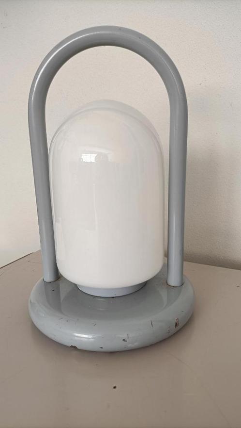 Vintage metalen tafellamp Massive industrieel design retro, Huis en Inrichting, Lampen | Tafellampen, Gebruikt, Minder dan 50 cm
