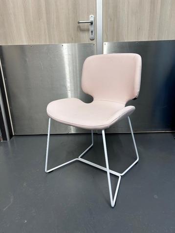 NIEUW eetStoel ZIEL, 4 stuks, lichtroze kunstleer beschikbaar voor biedingen