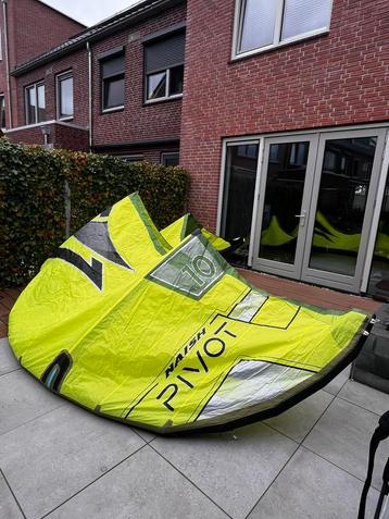 Naish Pivot kite – 10m beschikbaar voor biedingen