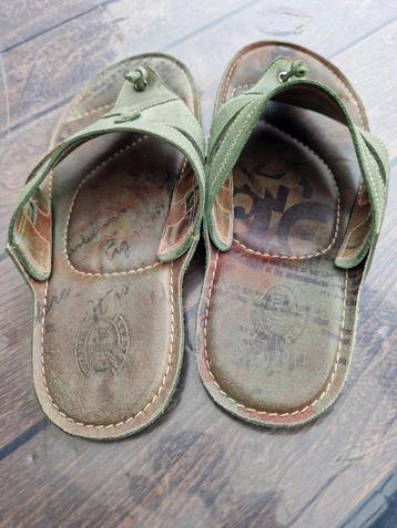 Teenslippers  beschikbaar voor biedingen