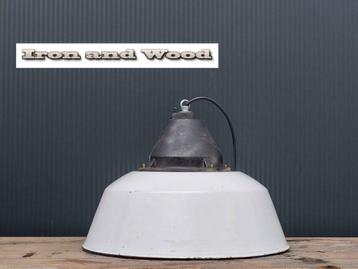 Emaille stoere oude witte lamp afmetingen D40 H30 beschikbaar voor biedingen