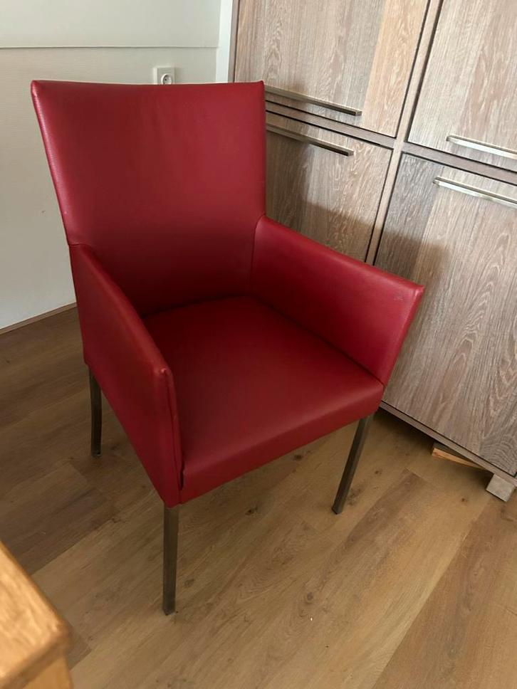 Eetkamerset Bert Plantagie - Rood - Z.G.A.N., Huis en Inrichting, Stoelen, Zo goed als nieuw, Vier, Hout, Leer, Rood, Ophalen
