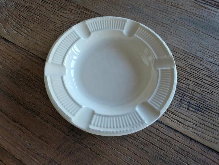 wedgwood edme servies asbak, Huis en Inrichting, Keuken | Servies, Zo goed als nieuw, Overige typen, Wedgwood, Aardewerk, Ophalen of Verzenden