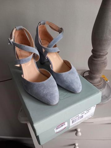 Manfield, echte leren pumps maat 39 licht blauw