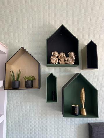 5 leuke huisjes voor aan de muur (excl.accessoires) beschikbaar voor biedingen