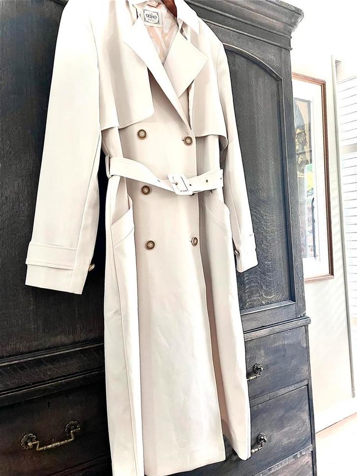 NIEUWE !!! Fantastische   trench coat! Van AAIKO, Kleding | Dames, Jassen | Zomer, Nieuw, Maat 42/44 (L), Ophalen of Verzenden