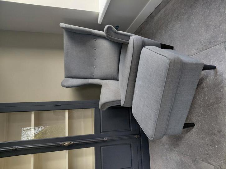 IKEA fauteuil STRANDMON grijs met poef/voetenbank, Huis en Inrichting, Fauteuils, Gebruikt, Stof, 50 tot 75 cm, 75 tot 100 cm