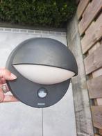 Philips buitenlamp met bewegingssensor, Ophalen, Zo goed als nieuw, Wandlamp, Licht-donker-sensor