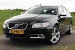 Volvo V70 2.0 T R-Design,Zwart,Xenon,Navi,Cruise,Trekhaak, Euro 5, 1800 kg, Zwart, 4 cilinders