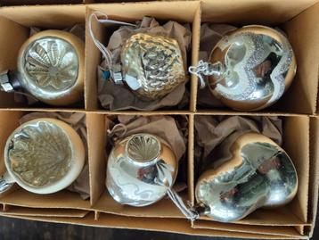 Vintage kerstballen beschikbaar voor biedingen