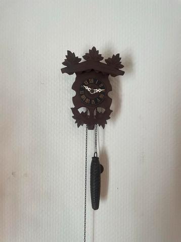 Antieke Miniatuur Koekoeksklok beschikbaar voor biedingen