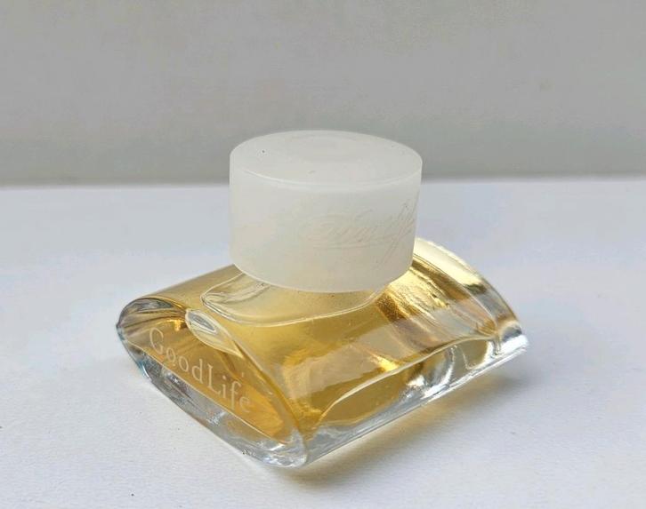 Verschillende parfum miniaturen €2,-, Verzamelen, Parfumverzamelingen, Zo goed als nieuw, Miniatuur, Ophalen of Verzenden