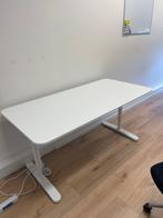 bureau hoogte instelbaar wit, Huis en Inrichting, Bureaus, Ophalen, In hoogte verstelbaar, Zo goed als nieuw, Bureau
