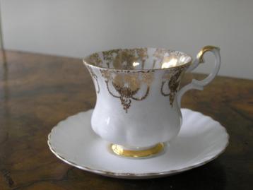Stijlvol kopje, Royal Albert, Goud kant ( gold lace) beschikbaar voor biedingen