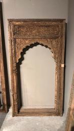 Houten poort uit india, Ophalen