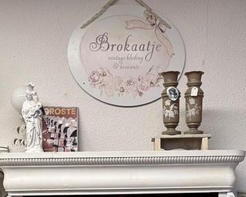 Brokaatje in Warenhuis Strant in Haren bij Oss beschikbaar voor biedingen