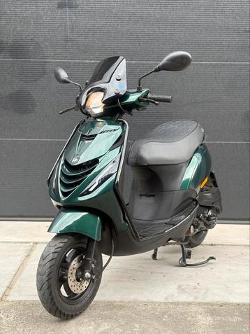 PIAGGIO ZIP 4T 2V BROM 2015 FULL OPTION JAGUAR GREEN beschikbaar voor biedingen