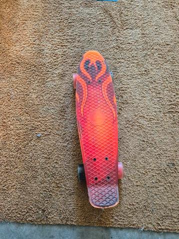 Oranje Skateboard - Zo goed als nieuw! beschikbaar voor biedingen