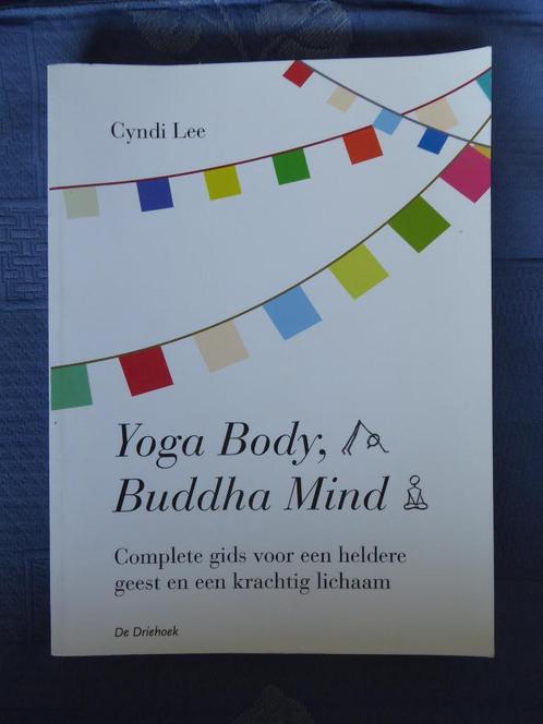 YOGA BODY, BUDDHA MIND Cyndi LEE  complete gids  pb 2014, Boeken, Esoterie en Spiritualiteit, Zo goed als nieuw, Instructieboek