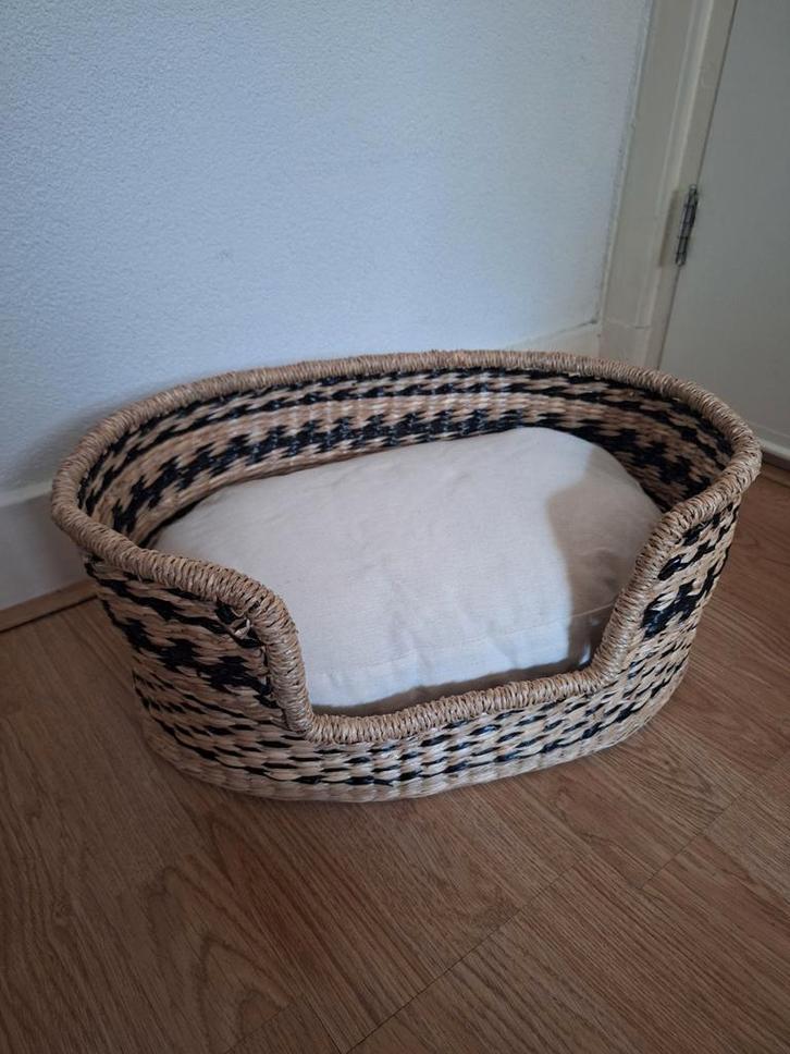 Splinter nieuwe Maurette zeegras kattenmandje met kussen.
De, Dieren en Toebehoren, Kattenmanden, Nieuw, Ophalen of Verzenden