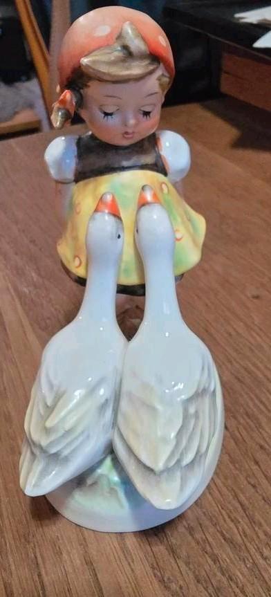 Goebel Hummel #47/3/0 Gans Meisje TMK3SS, Antiek en Kunst, Antiek | Porselein, Ophalen of Verzenden