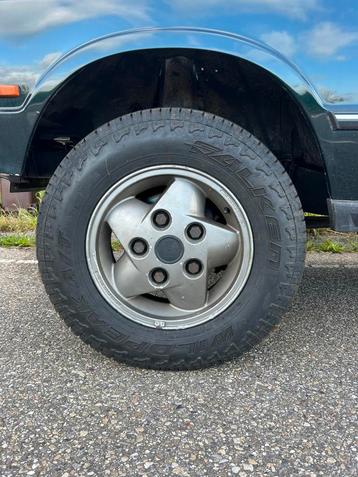 Range rover classic velgen + nieuwe banden beschikbaar voor biedingen