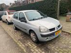 Renault Clio 1.2 16V Autbas E4 2004 Grijs, Auto's, Renault, Origineel Nederlands, Te koop, Zilver of Grijs, 5 stoelen