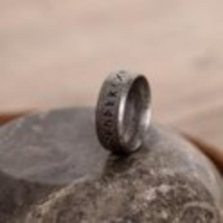 Noorse Runen Ring - Viking Runenschrift - RVS - Nieuw, Sieraden, Tassen en Uiterlijk, Ringen, Nieuw, Dame of Heer, 19 tot 20, Overige kleuren