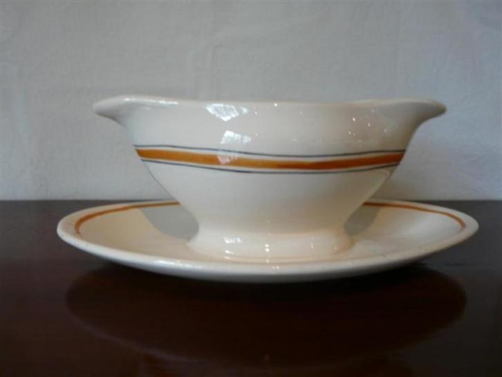 juskom / sauskom wit met geel/zwarte rand, art deco, Huis en Inrichting, Keuken | Servies, Overige stijlen, Porselein, Ophalen of Verzenden