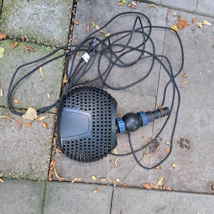 Vijverpomp intratuin 3000 liter, Tuin en Terras, Vijver-toebehoren, Gebruikt, Vijverpomp, Ophalen