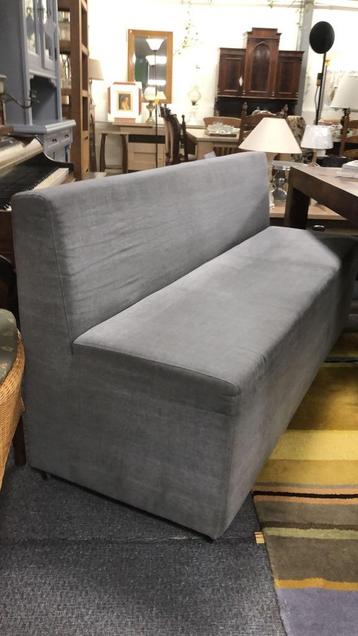 Stoffen eetkamerbank met wieltjes beschikbaar voor biedingen