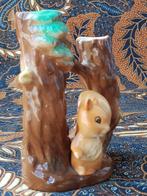 Mooi oud Engels Hornsea vaasje met eekhoorn en boom 11,8 cm., Antiek en Kunst, Antiek | Vazen, Ophalen of Verzenden