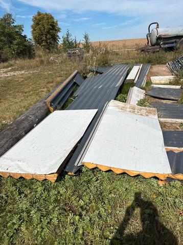 Isolatie platen dak laatste stukken beschikbaar voor biedingen