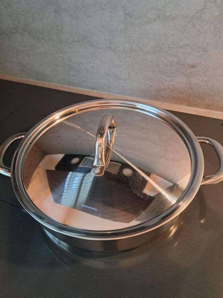 IKEA Hapjespan RVS 28cm, Huis en Inrichting, Keuken | Potten en Pannen, Zo goed als nieuw, Koekenpan of Braadpan, Rvs, Inductieplaat