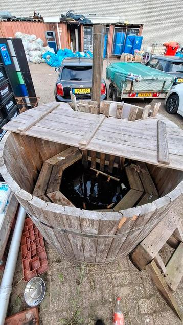 Hottub met interne kachel beschikbaar voor biedingen